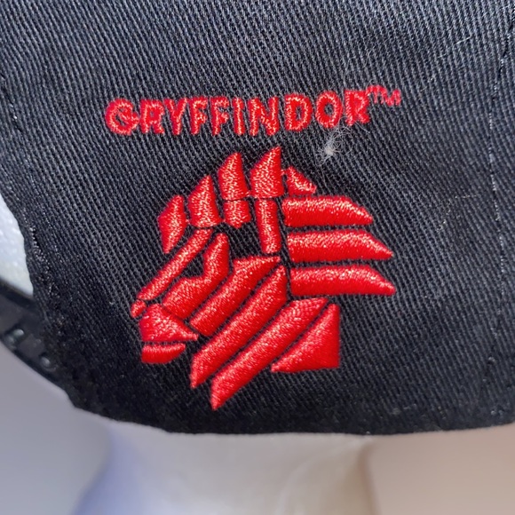 WIZARDING WORLD OF HARRY POTTER DUMBLEDORE'S ARMY SNAPBACK HAT GRYFFINDOR - Picture 3 of 6